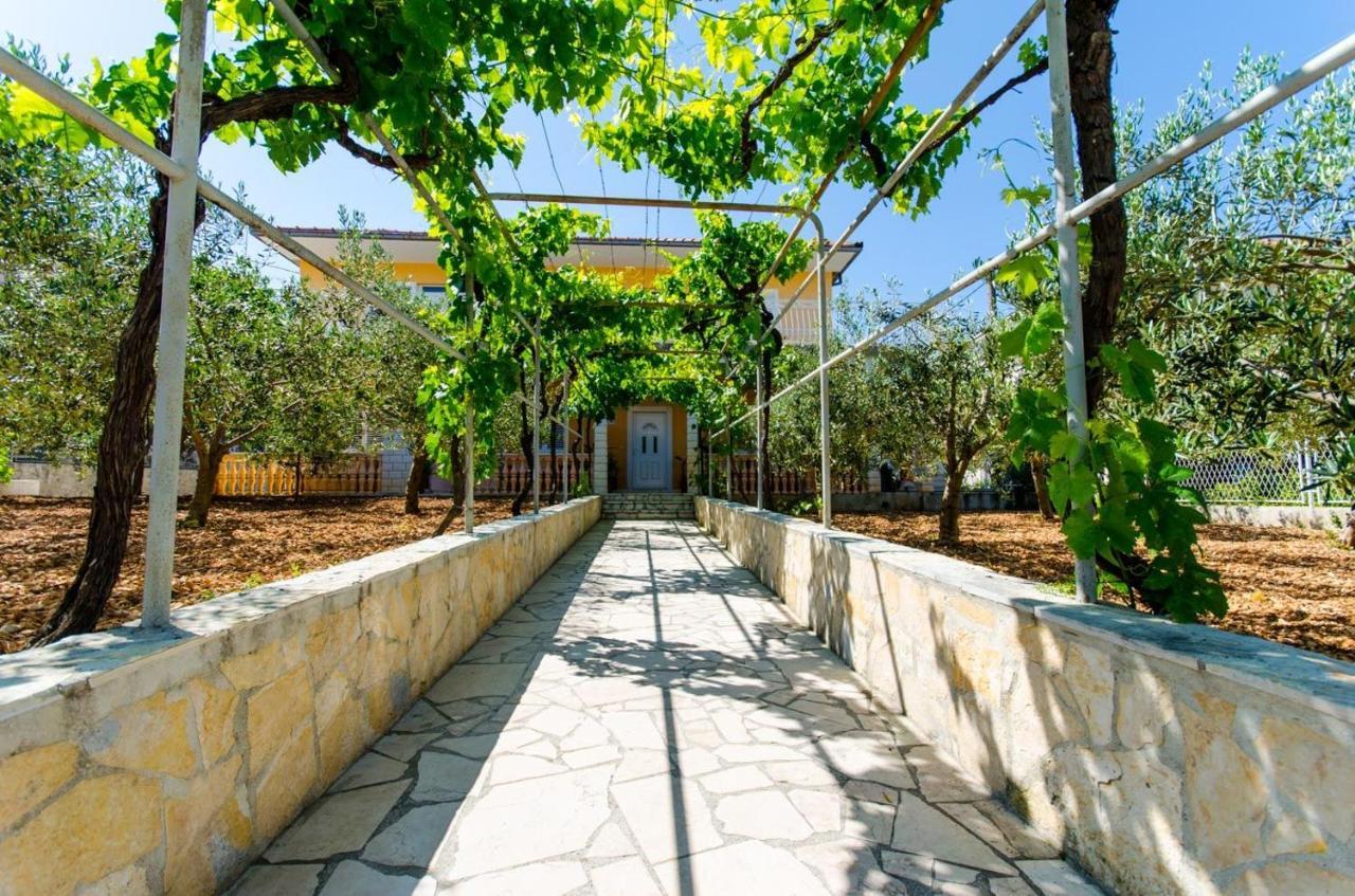 Apartments Ivana Trogir Exterior photo