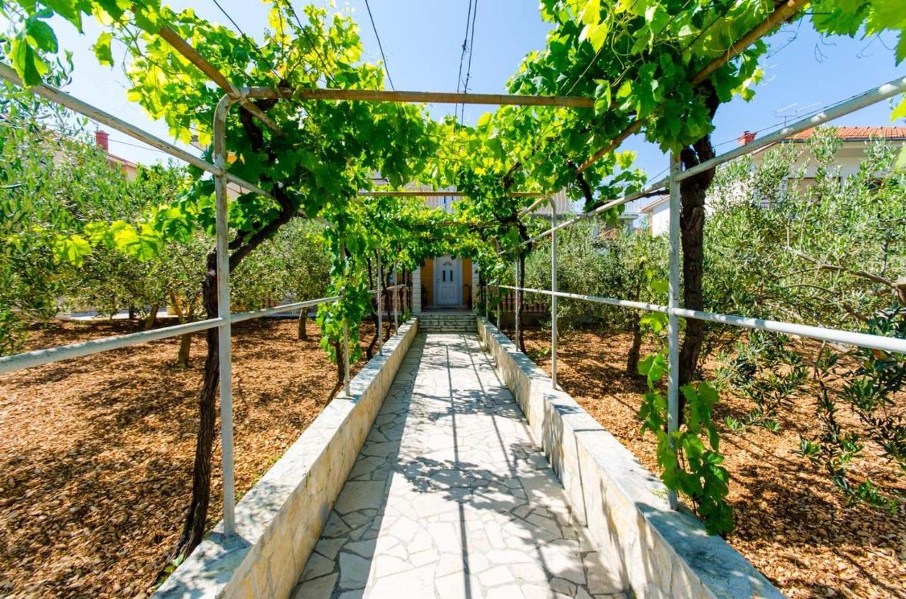 Apartments Ivana Trogir Exterior photo