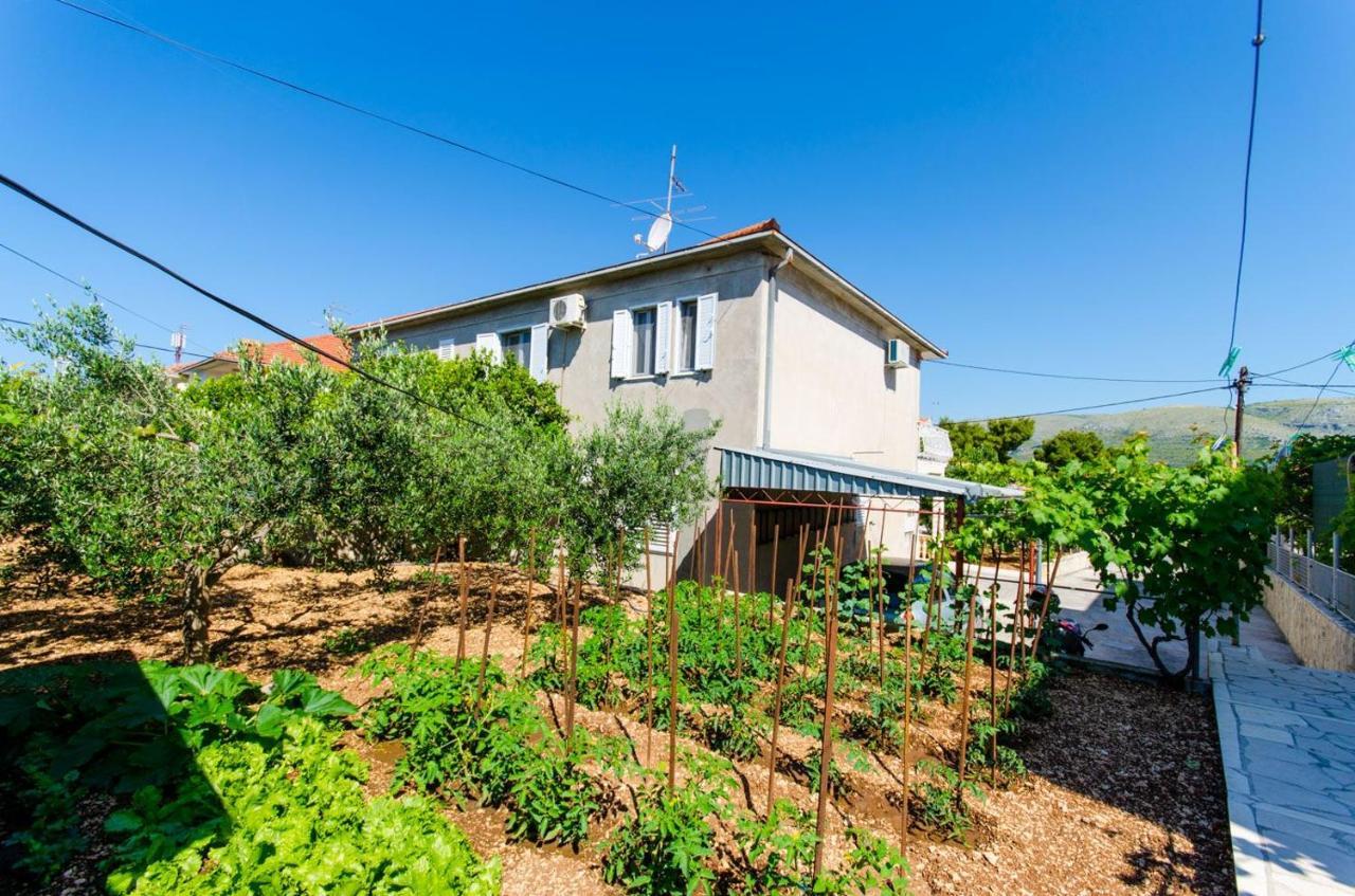 Apartments Ivana Trogir Exterior photo