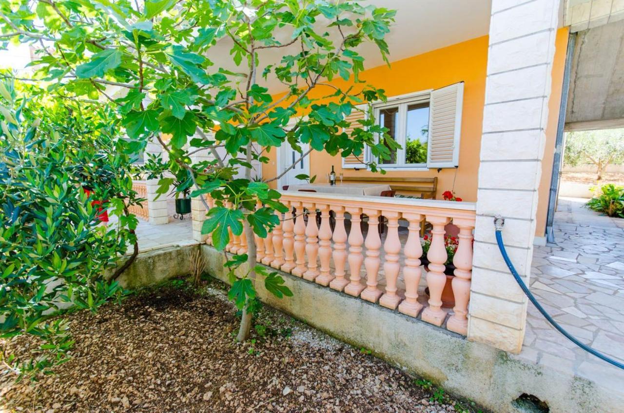 Apartments Ivana Trogir Exterior photo