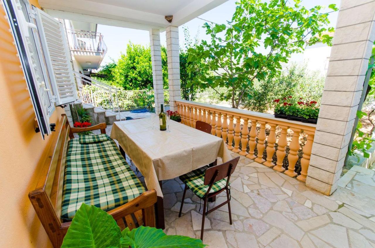 Apartments Ivana Trogir Exterior photo