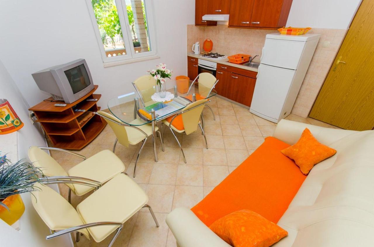 Apartments Ivana Trogir Exterior photo