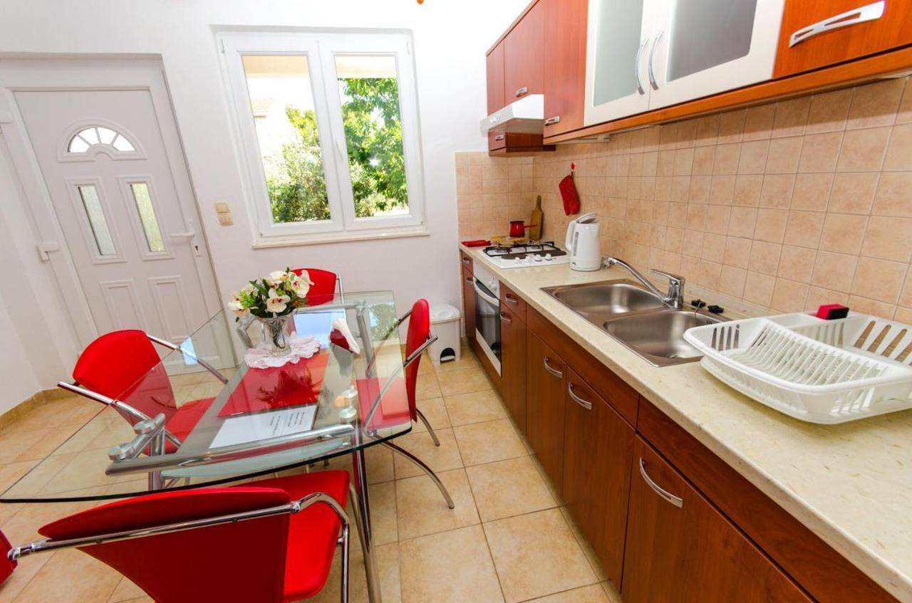 Apartments Ivana Trogir Exterior photo